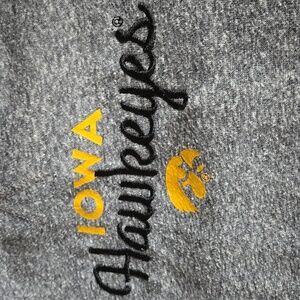 Iowa Hawkeye Sweatshirt Champion Pockets Hood Basketball Football Wrestling Soft